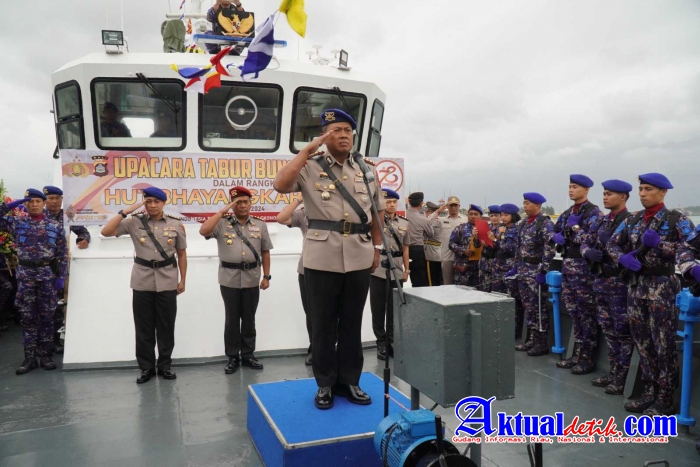Polda Bali Gelar Upacara Tabur Bunga di Laut Benoa, Dalam Rangka Hari Bhayangkara Ke-78